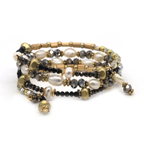 Bracelet with fresh water pearls and black and gold beads. - Picture 4 of 4